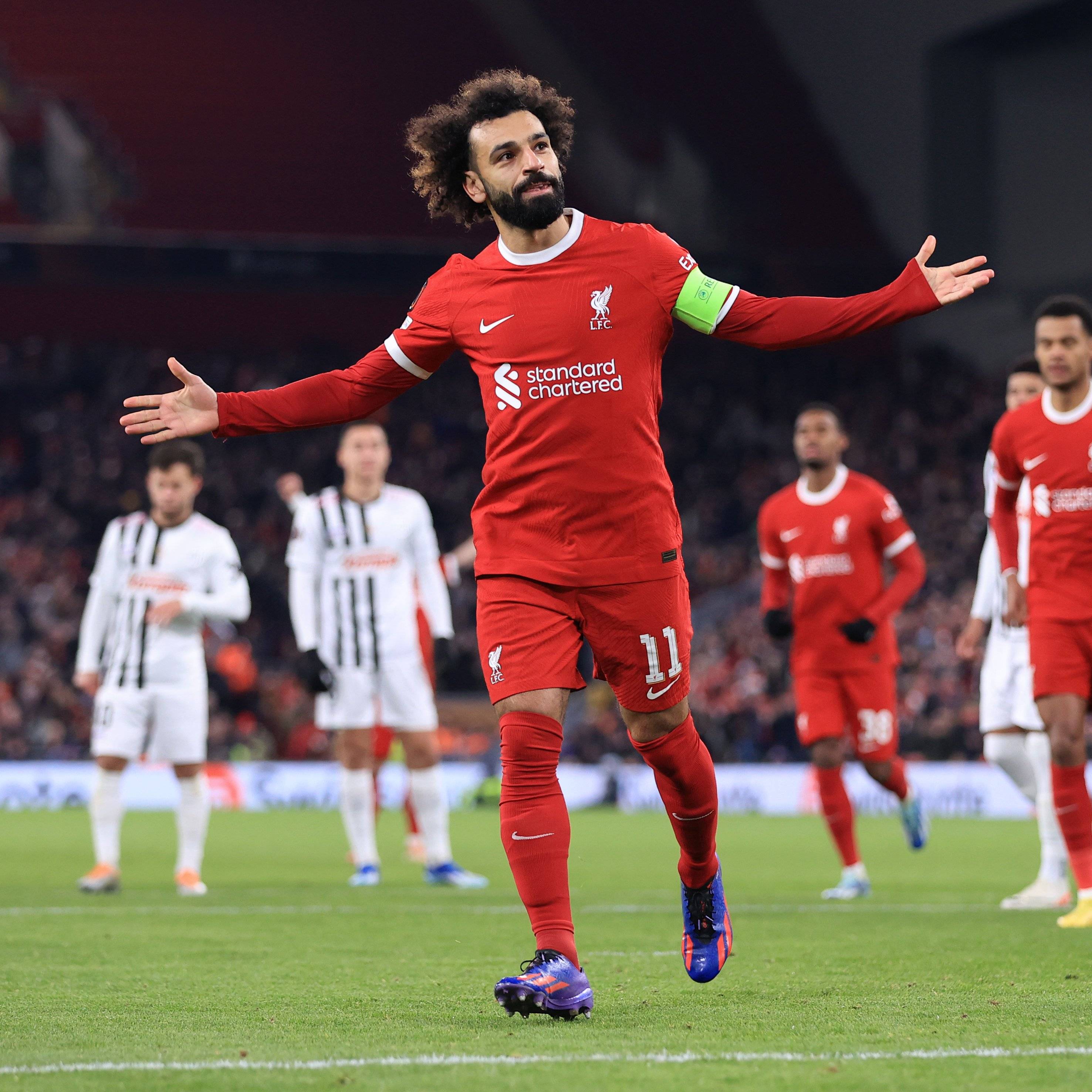 皇马今日表现抢眼，AC米兰整场无解，教练赛后亲自拥抱的简单介绍